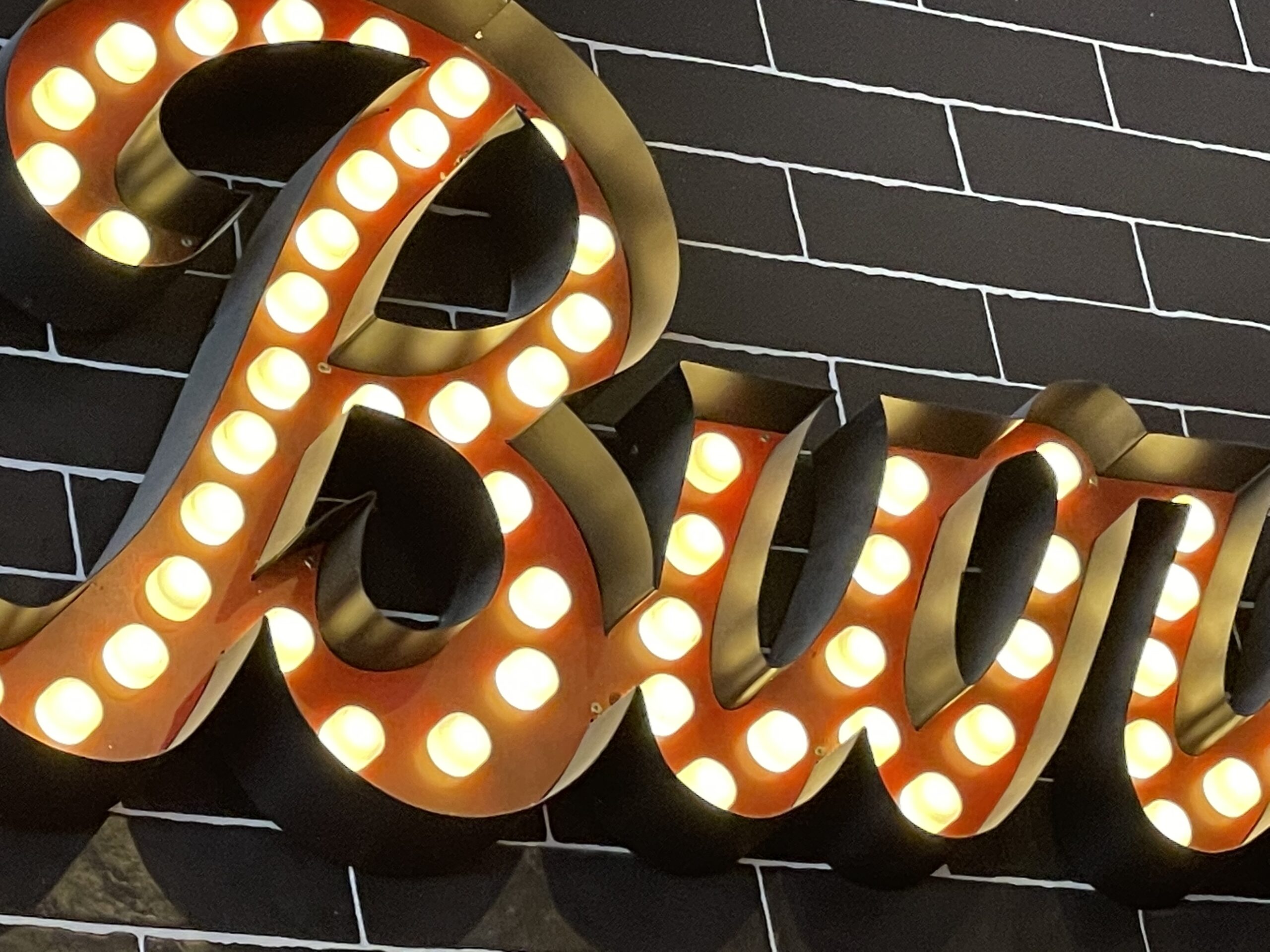 Logotec Letras corpóreas Bombillas