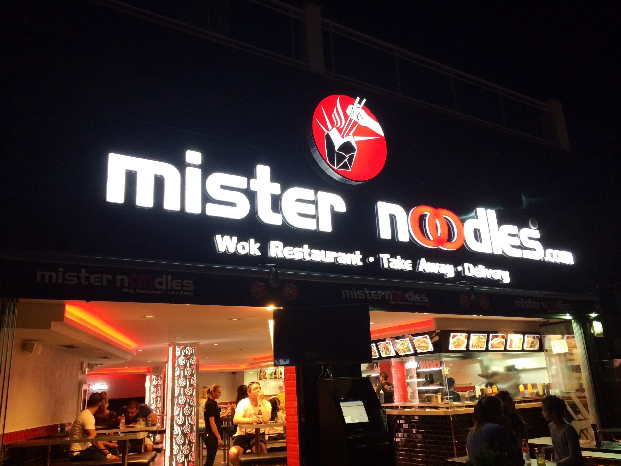 Logotec Fachadas Mister noodles
