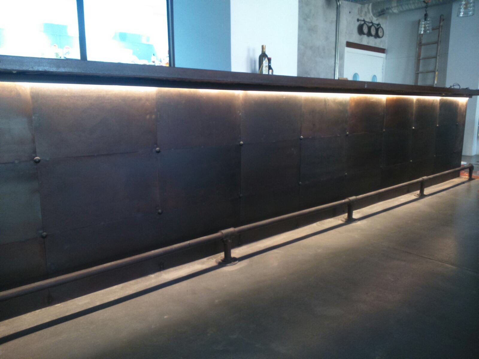 Logotec Interiorismo comercial Málaga