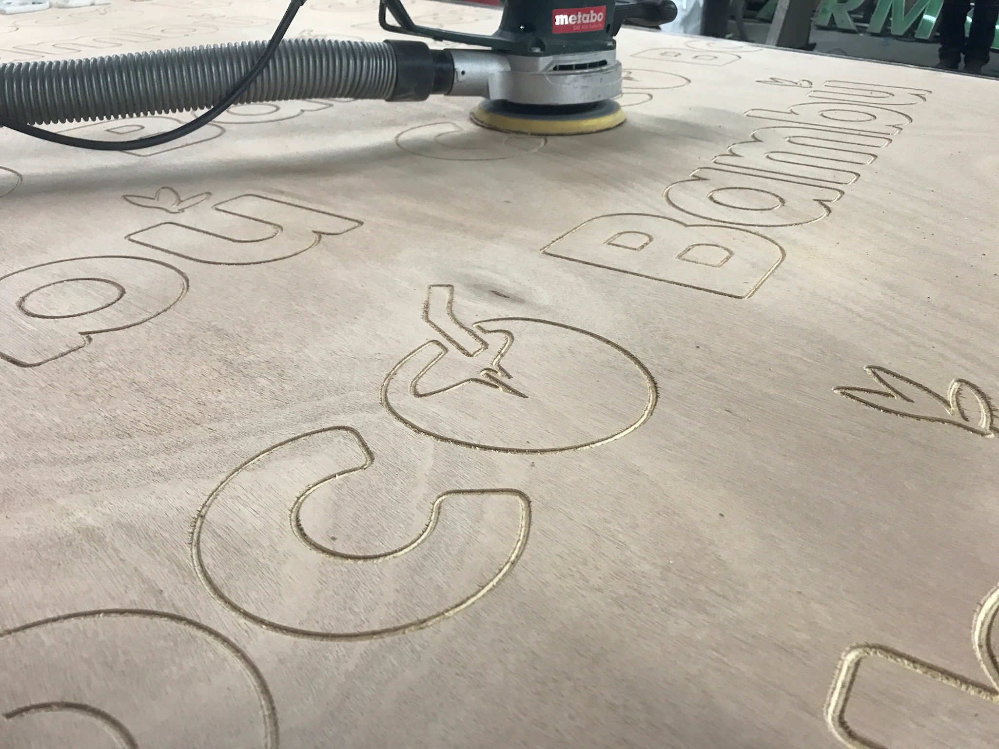 Logotec corte CNC