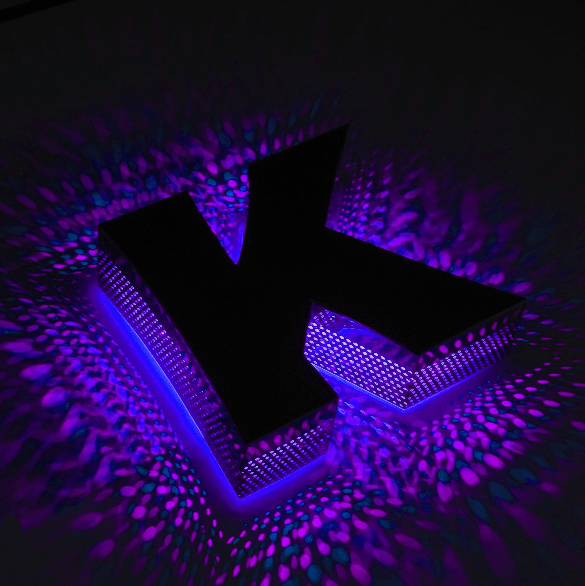 Logotec Letras corpóreas retroiluminada