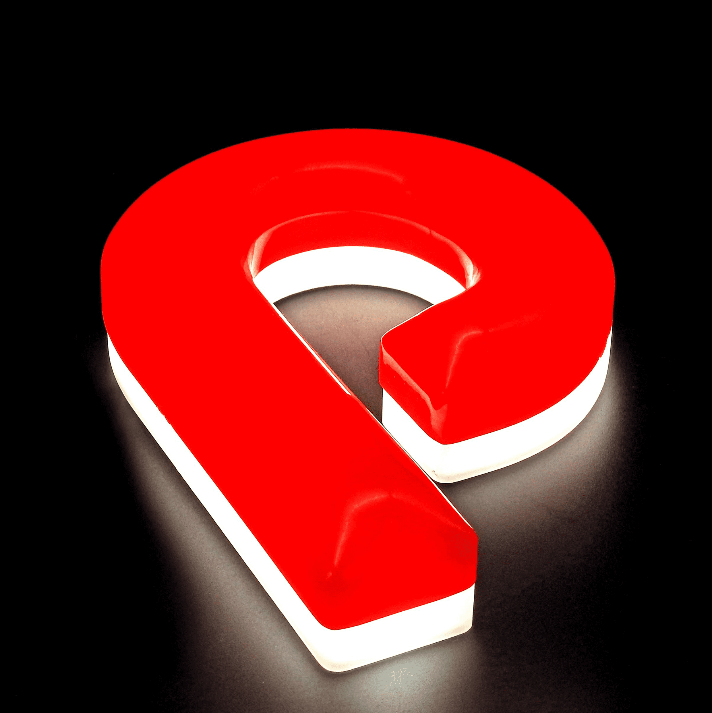 Logotec Letras corpóreas iluminadas